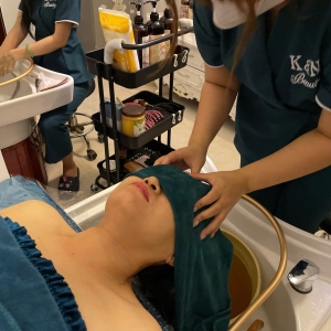 dao-tao-hoc-vien-goi-dau-chuyen-sau-kn-beauty-spa-bien-hoa