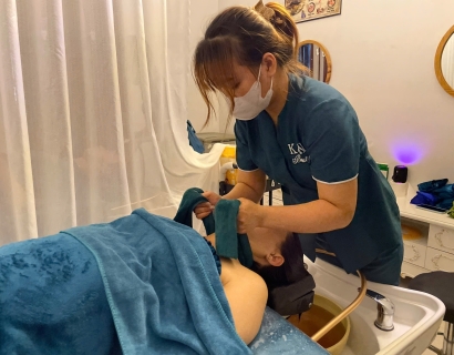 Massage trị liệu cổ, vai, gáy 40p