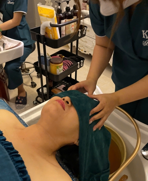  Đào tạo Học viên Gội đầu Chuyên sâu – K&N Beauty Spa Biên Hòa